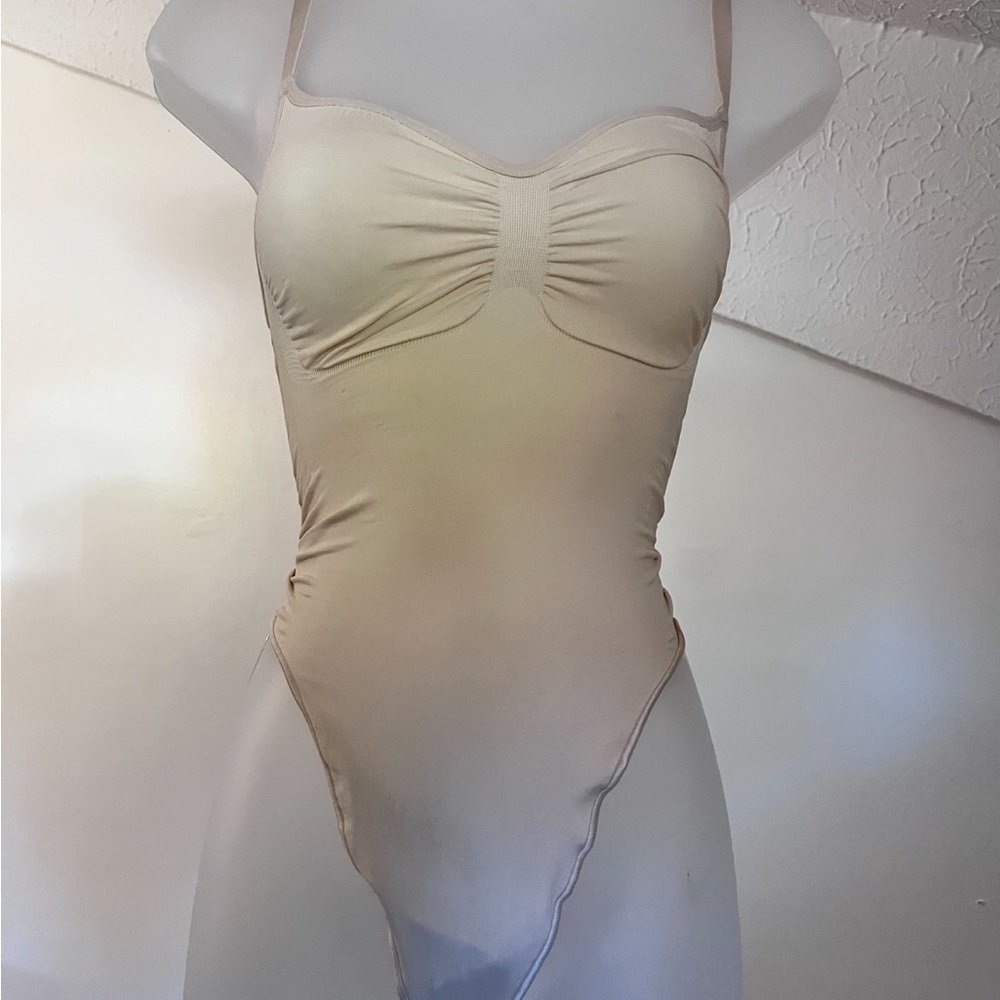 SKIMS Cream Bodysuit NWOT